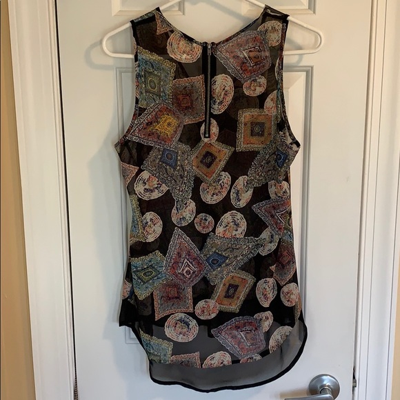Sheer tank top with patterns size small - Picture 4 of 7